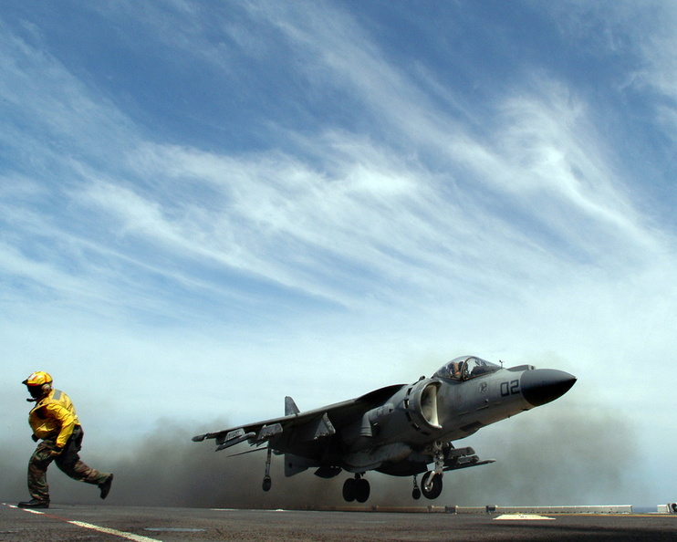 Marine_Corps_AV-8B_Harrier_II-_performs_a_vertical_takeoff.jpg