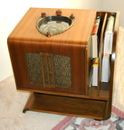 1938 Zenith chairside radio model 7-S-240 with the famous robot shutter dial