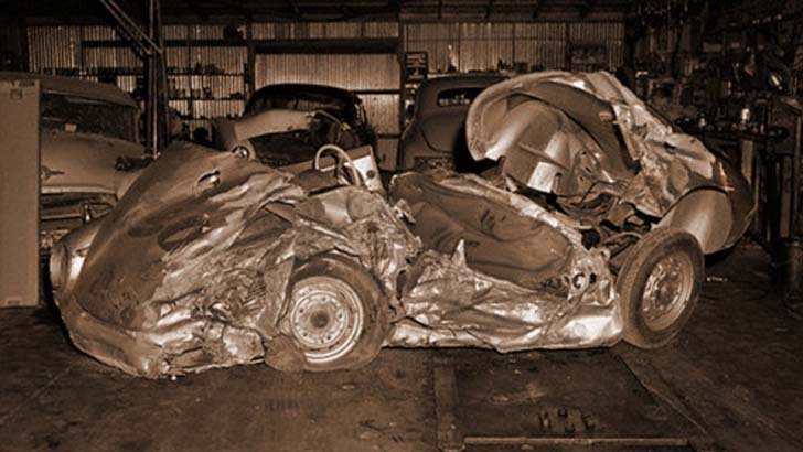 The remains of James Dean?s Porsche 550 Spyder in 1955.jpg